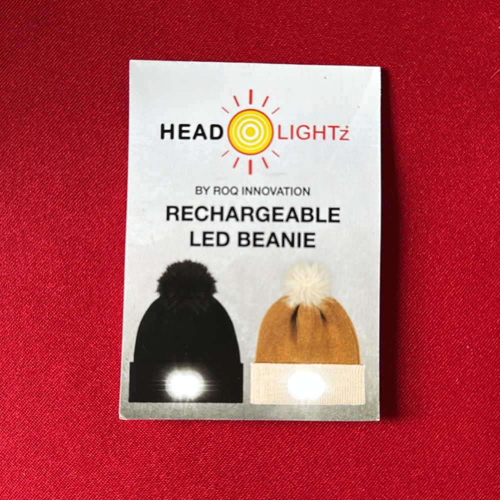 NWT HEAD LIGHTZ pompom beanie with rechargeable LED light - Picture 5 of 6